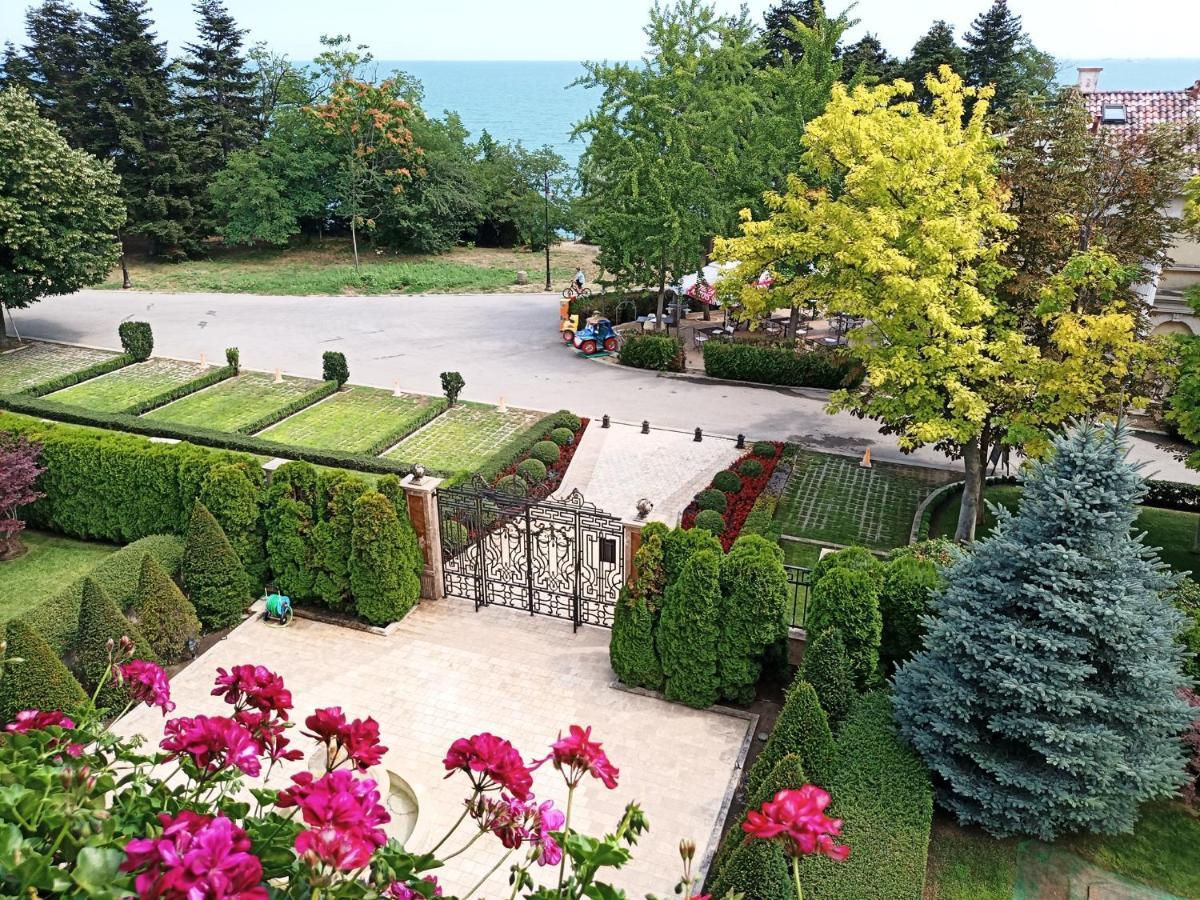 Sea Garden Lux Apartment Varna Bagian luar foto