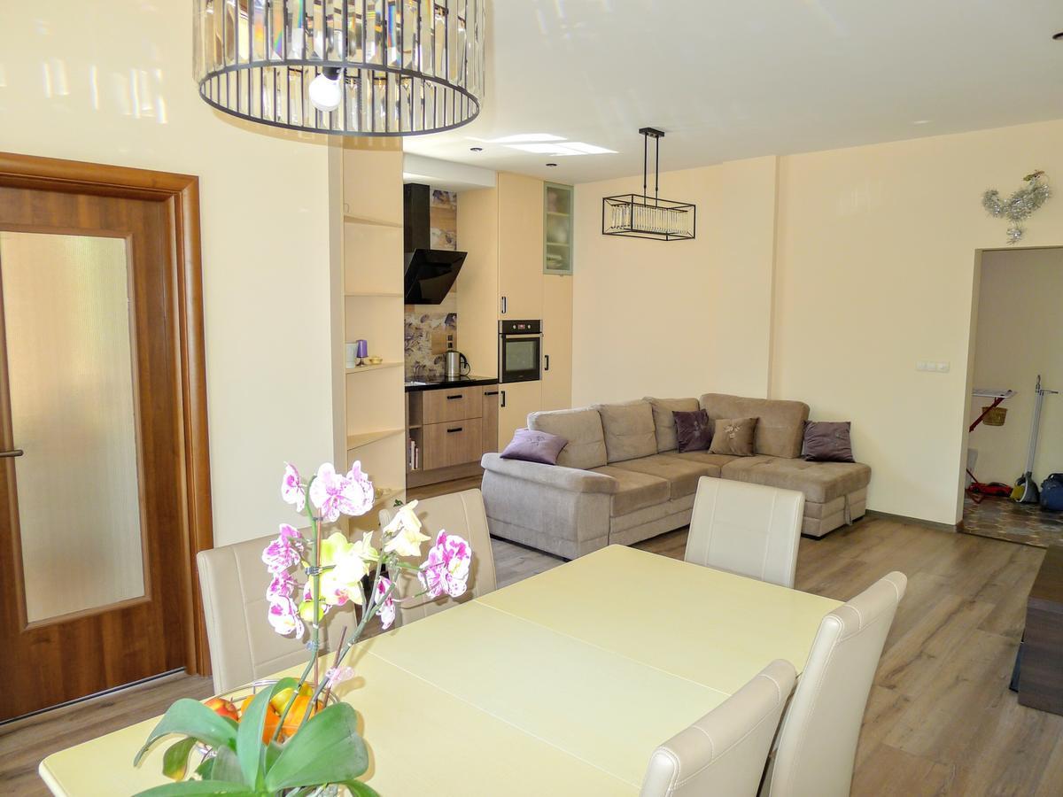 Sea Garden Lux Apartment Varna Bagian luar foto