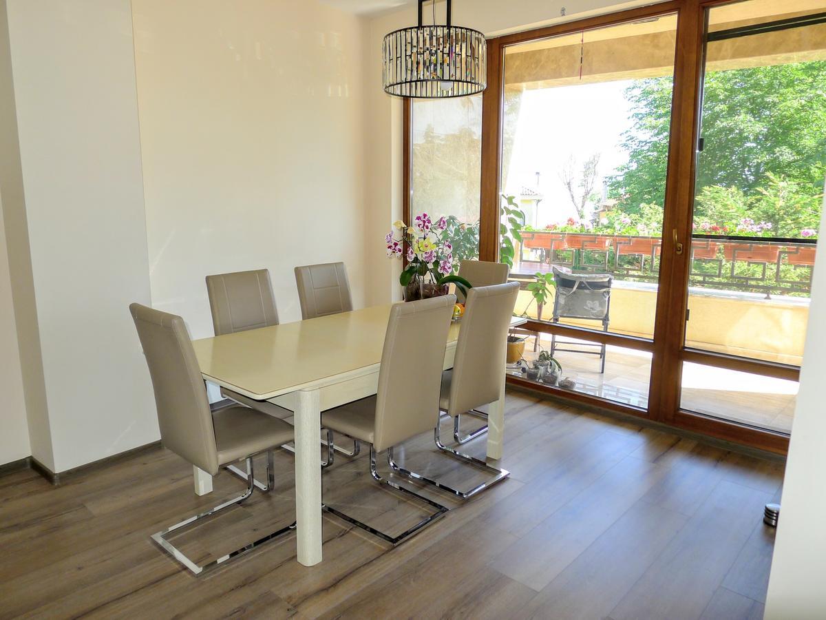 Sea Garden Lux Apartment Varna Bagian luar foto