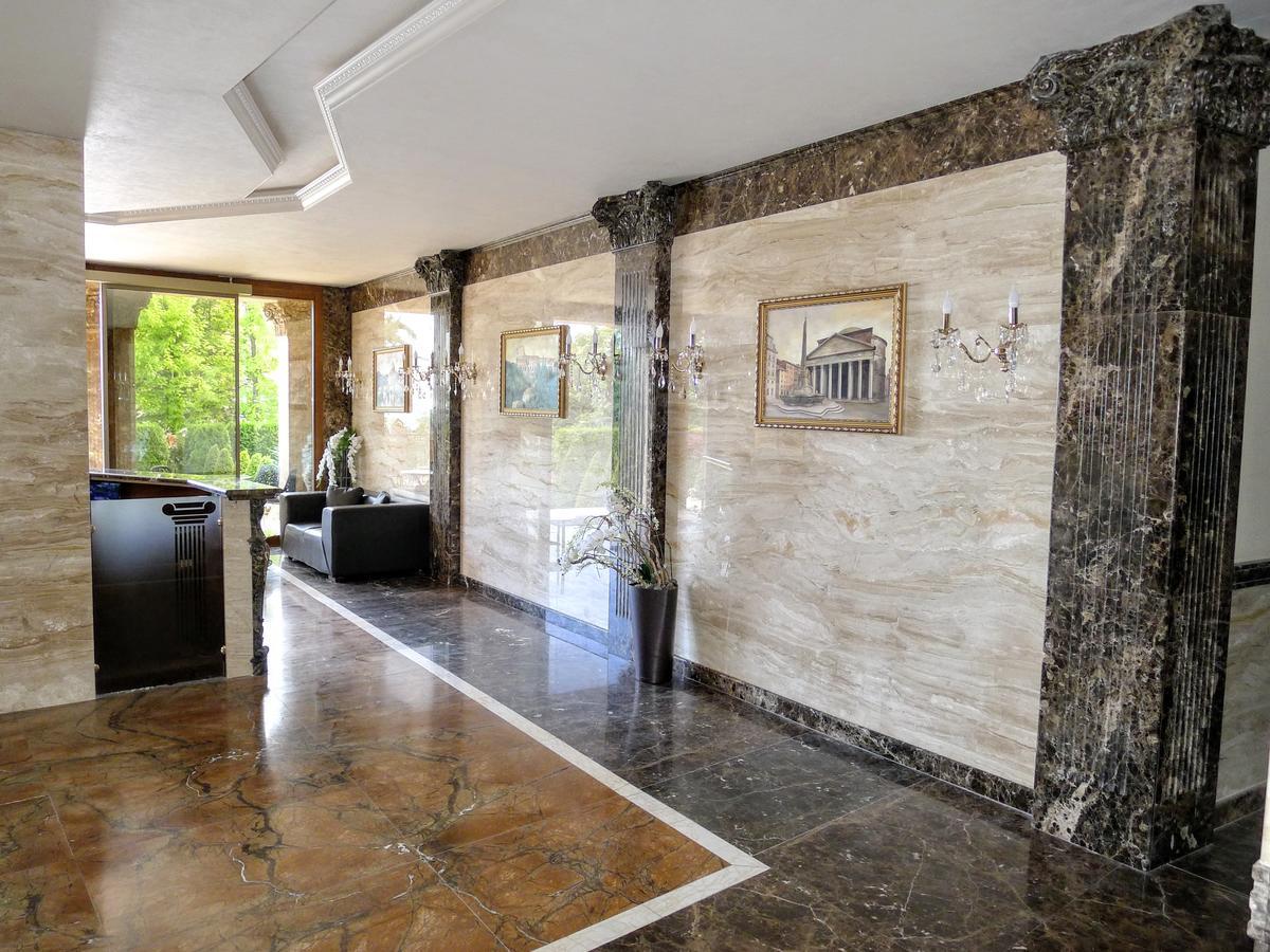 Sea Garden Lux Apartment Varna Bagian luar foto