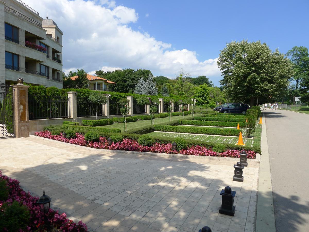 Sea Garden Lux Apartment Varna Bagian luar foto