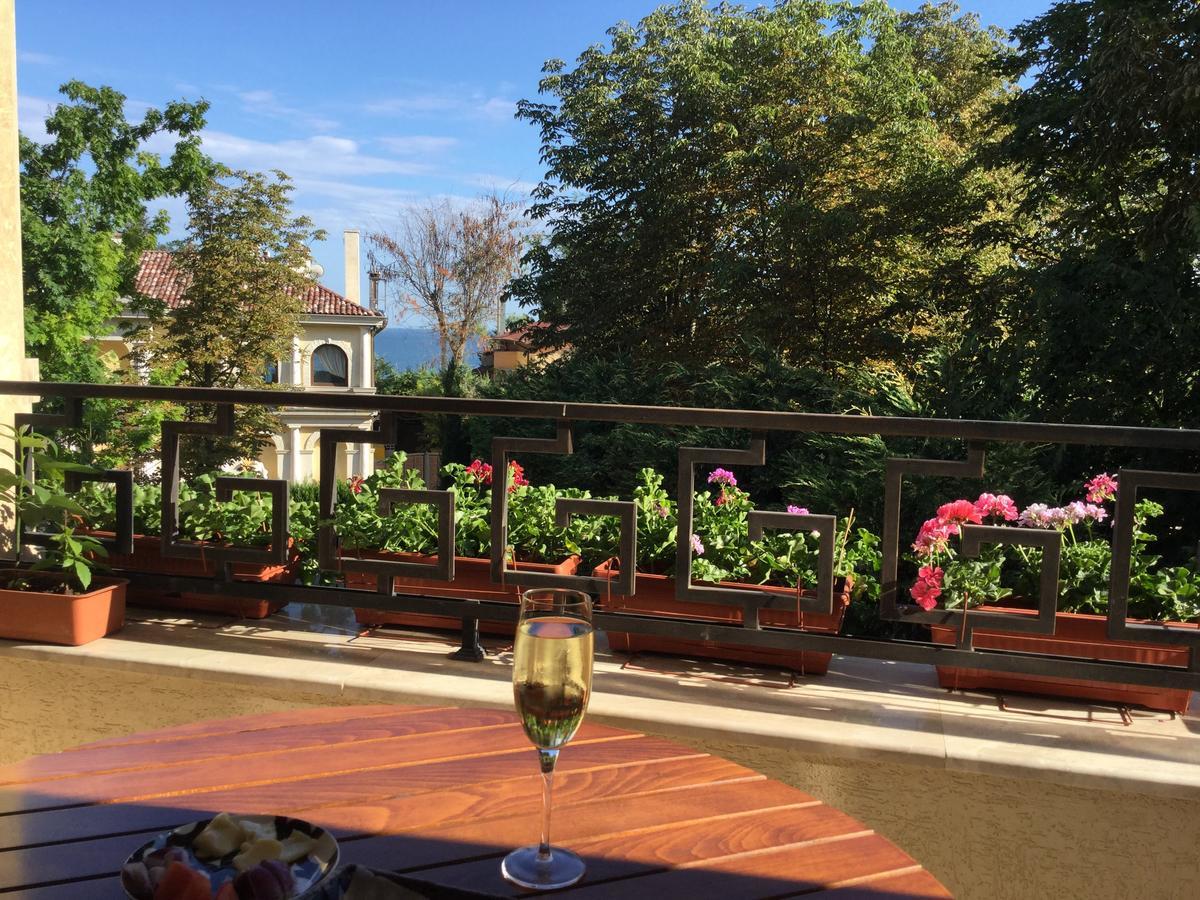 Sea Garden Lux Apartment Varna Bagian luar foto