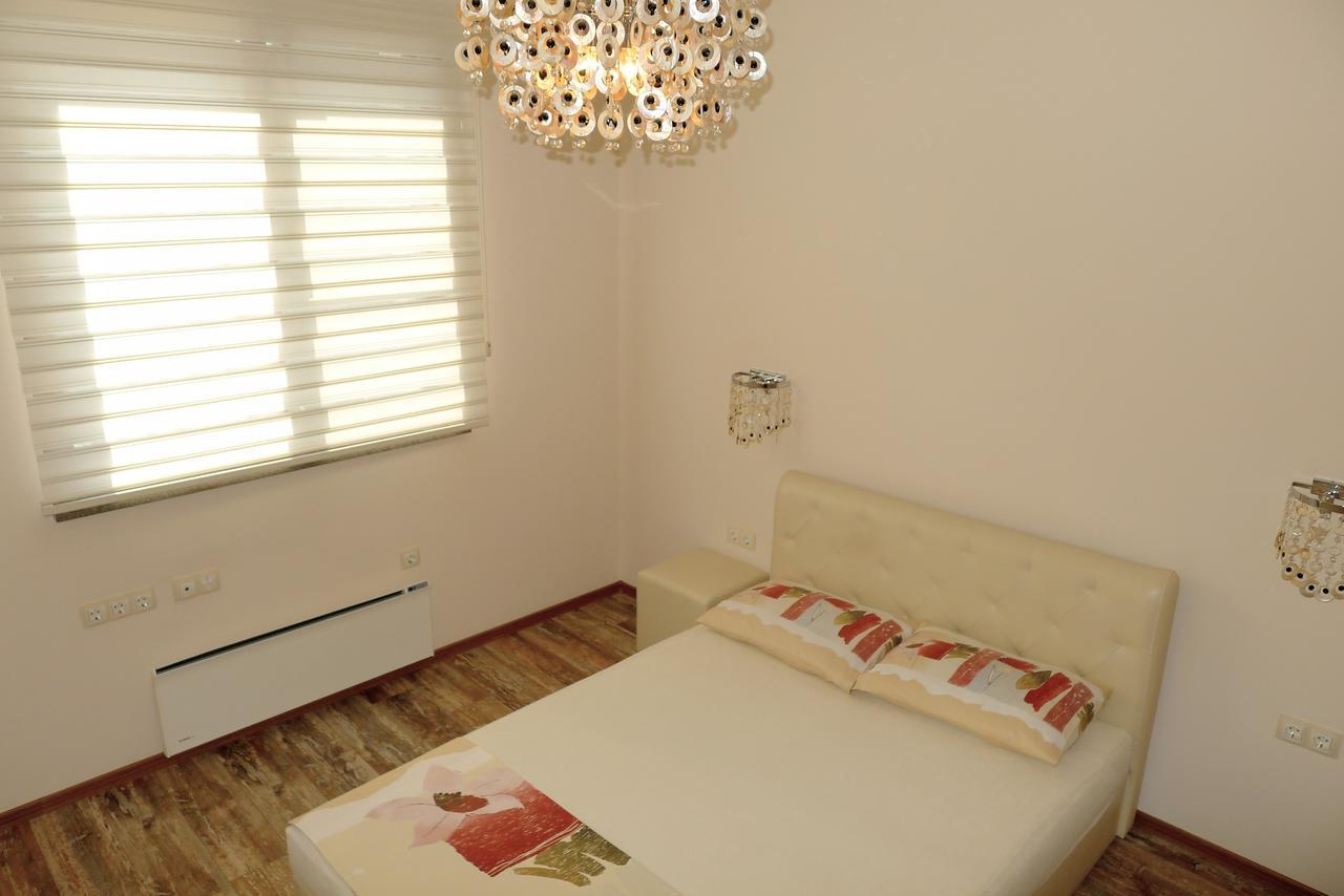 Sea Garden Lux Apartment Varna Bagian luar foto